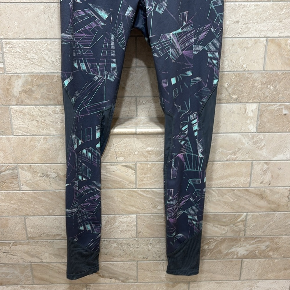 Zella Geometric Patterned Leggings - Picture 3 of 11